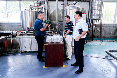 廬江縣發(fā)改委領(lǐng)導(dǎo)攜一行人蒞臨銳凌計(jì)量考察